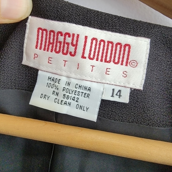 Vintage Black Blazer Size Petite 14 - Picture 12 of 16